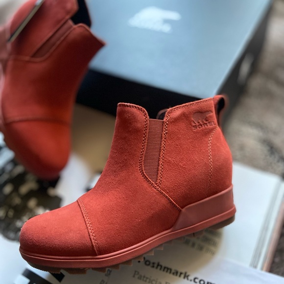 Sorel Evie Pull-On Suede Bootie - Picture 4 of 14